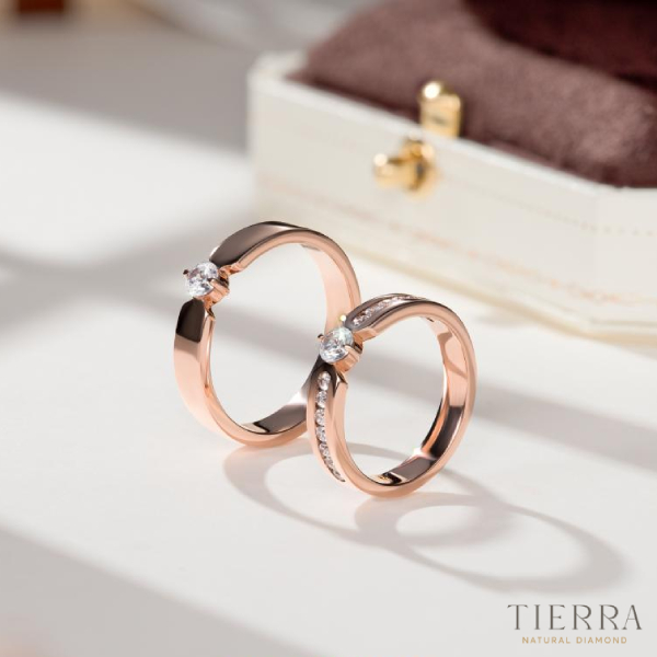 Nhẫn cặp vàng tây là gì?